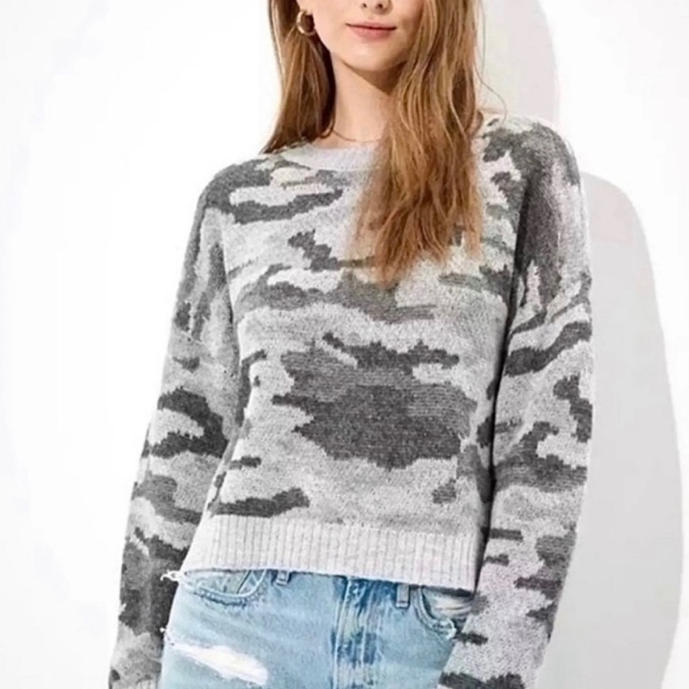 American Eagle Grey Camo Sweater